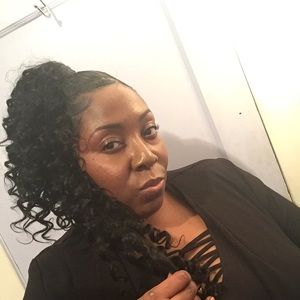 Meet your Posher, Monique